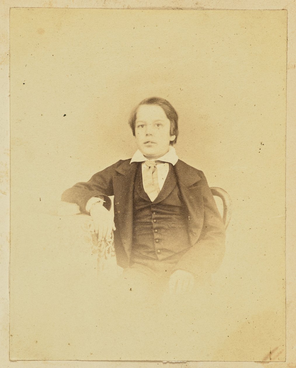 [Porträtt av en ung pojke] av Unknown artist