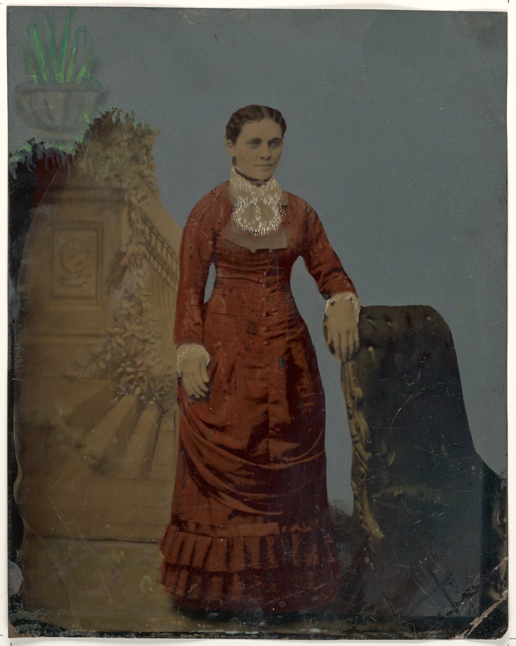 [Porträtt av ung kvinna] av Unknown artist
