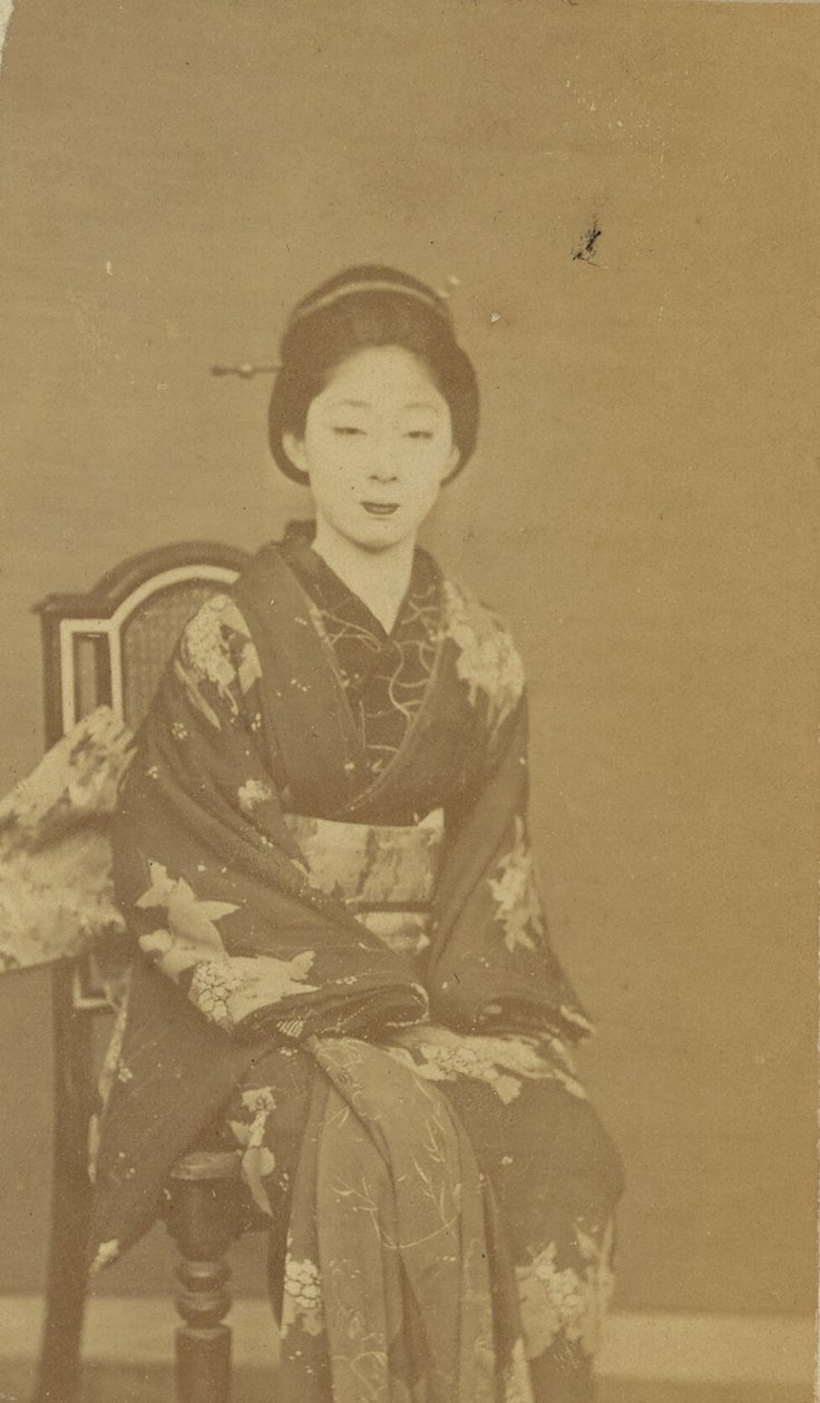 [Sittande japansk kvinna] av Unknown artist