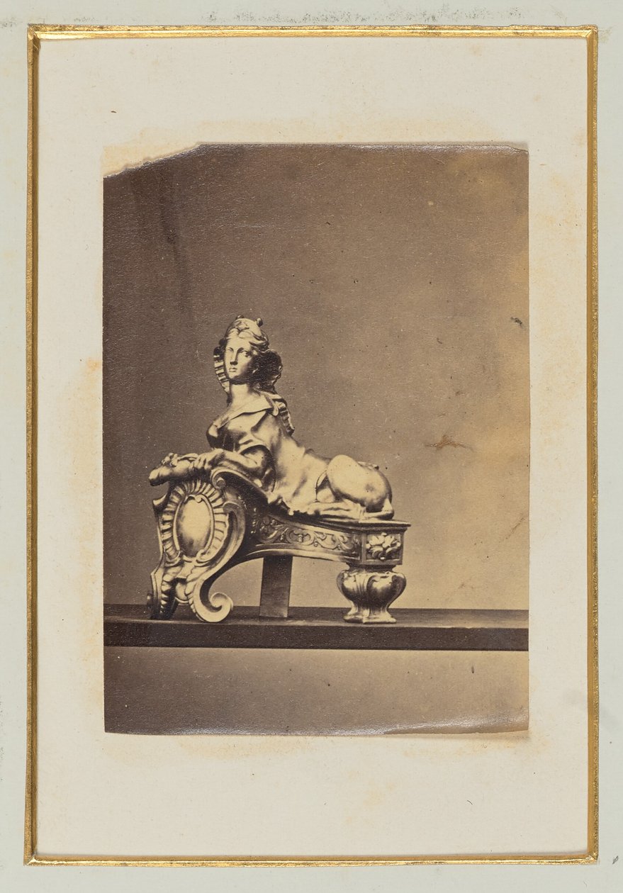 [Liten sfinx ottoman] av Unknown artist