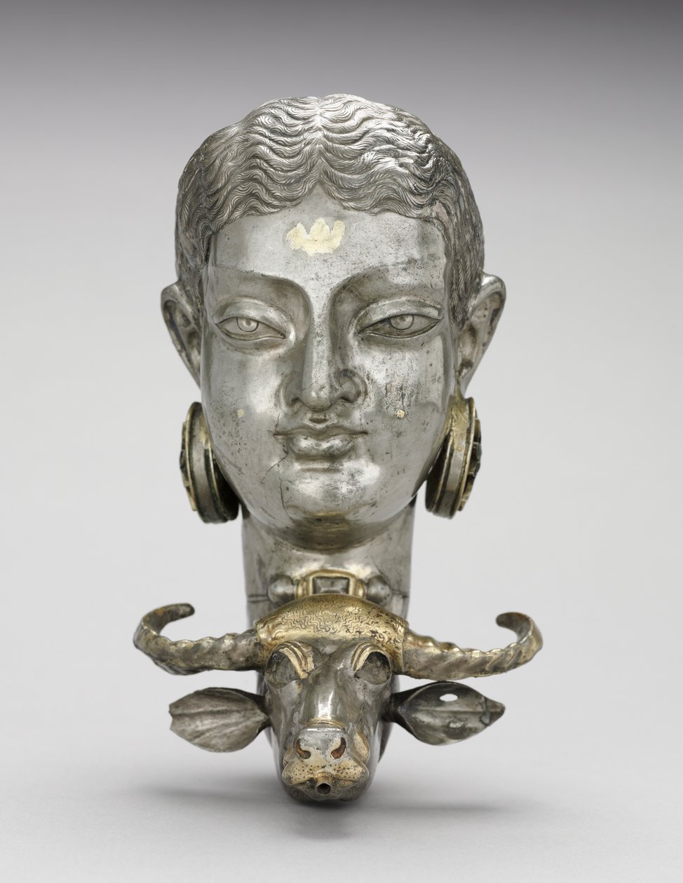 Kvinna och vattenbuffel Rhyton av Unknown artist