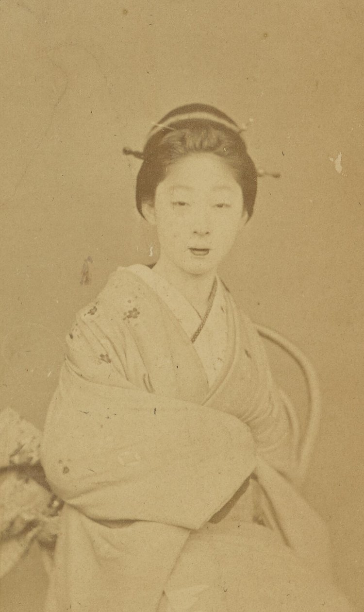 [Sittande japansk kvinna] av Unknown artist/maker