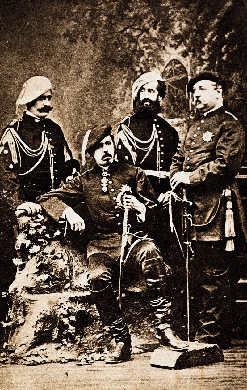 3:e Carlistkriget (1872-1876): tronlåtaren i Spanien Charles de Bourbon (1848-1909) (Carlos Maria de Borbon y Austria-Este eller Charles VII), hertig av Madrid, omger med sina försvarare. Sanguesa, la Rioja, Spanien Fotografi cirka 1872-1876 av Unknown photographer