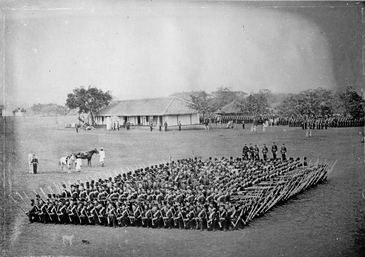 45:e (Nottinghamshire) Regiment of Foot (Sherwood Foresters) bildar kvadrat i borr av Unknown photographer