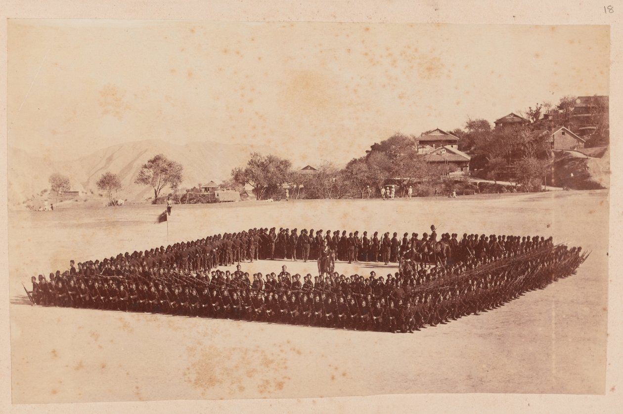 4:e Gurkha (gevär) regementet bildas i kvadrat av Unknown photographer