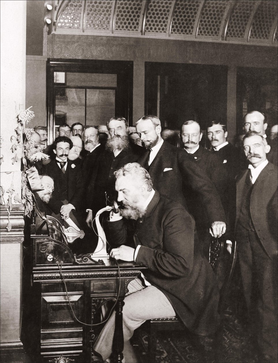 Alexandre Graham Bell (1847-1922) vid invigningen av långdistanslinjen från New York till Chicago, 18 oktober av Unknown photographer