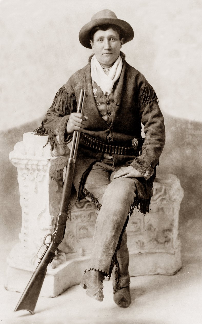 Calamity Jane with Her Rifle: Vintagefotografi av den ökända frontierkaraktären Calamity Jane (Martha Jane Cannary, ca 1850 av Unknown photographer