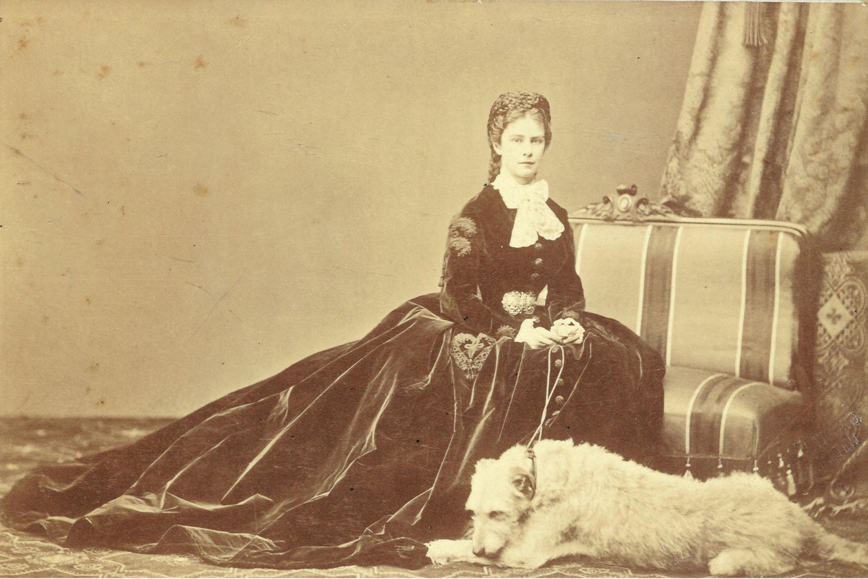 Elisabeth, kejsarinna av Österrike och drottningkonsort av Ungern (24 december 1837 - 10 september 1898) (foto) av Unknown photographer