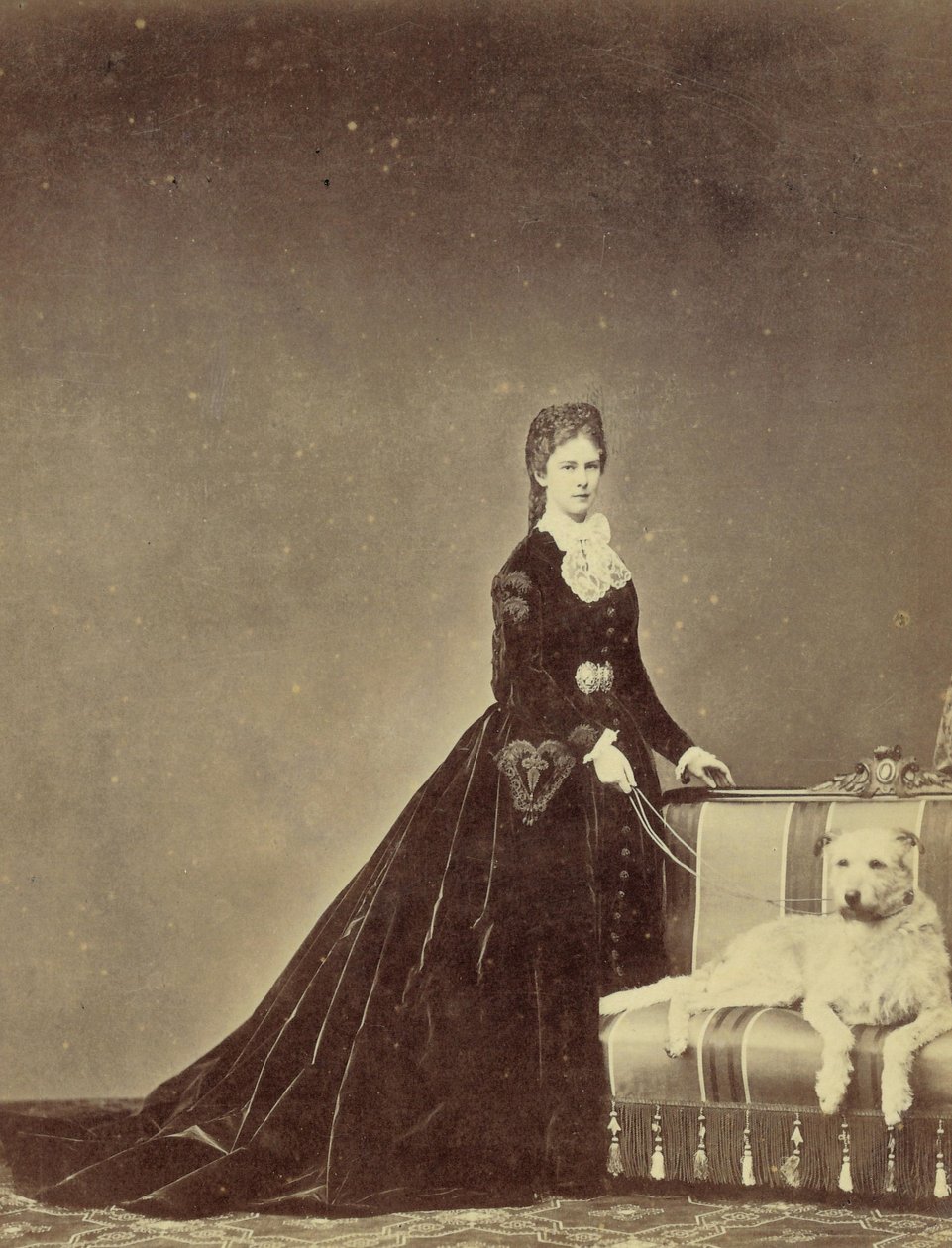 Elisabeth, kejsarinna av Österrike och drottningkonsort av Ungern (24 december 1837 - 10 september 1898) (foto) av Unknown photographer