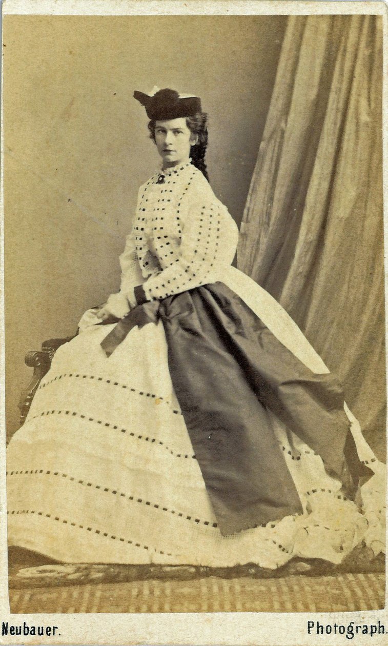 Elisabeth, kejsarinna av Österrike och drottningkonsort av Ungern (24 december 1837 - 10 september 1898) (foto) av Unknown photographer
