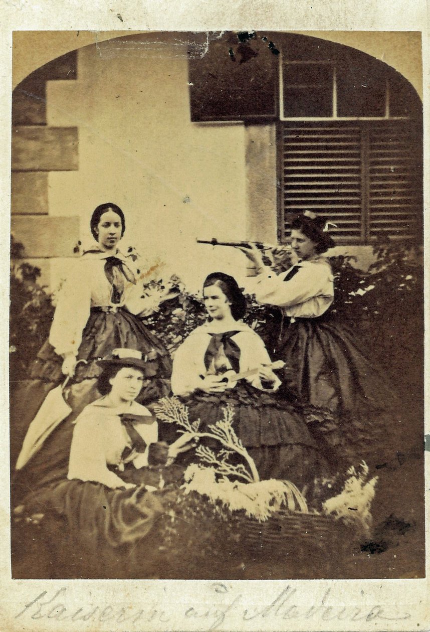 Elisabeth, kejsarinna av Österrike och drottningkonsort av Ungern (24 december 1837 - 10 september 1898) (foto) av Unknown photographer