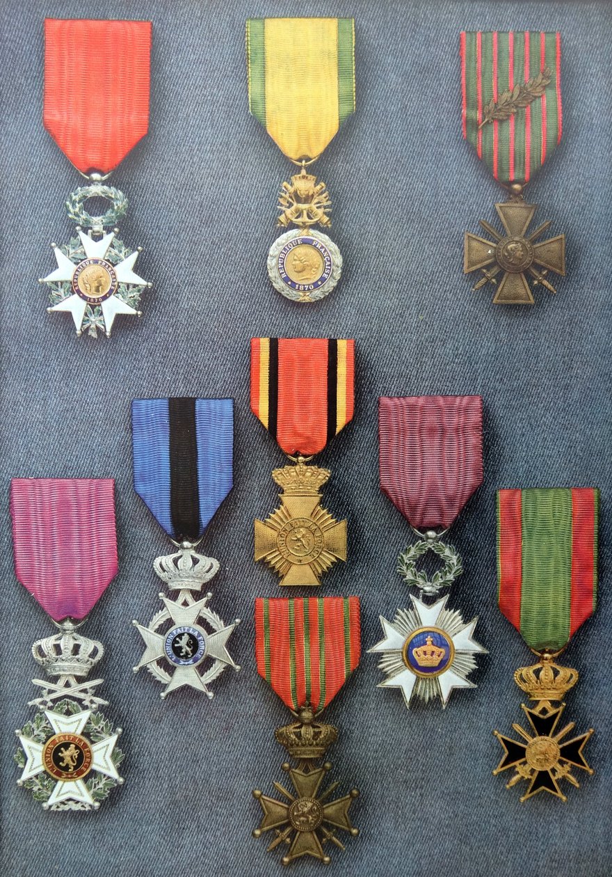 Franska och belgiska militära medaljer av Unknown photographer