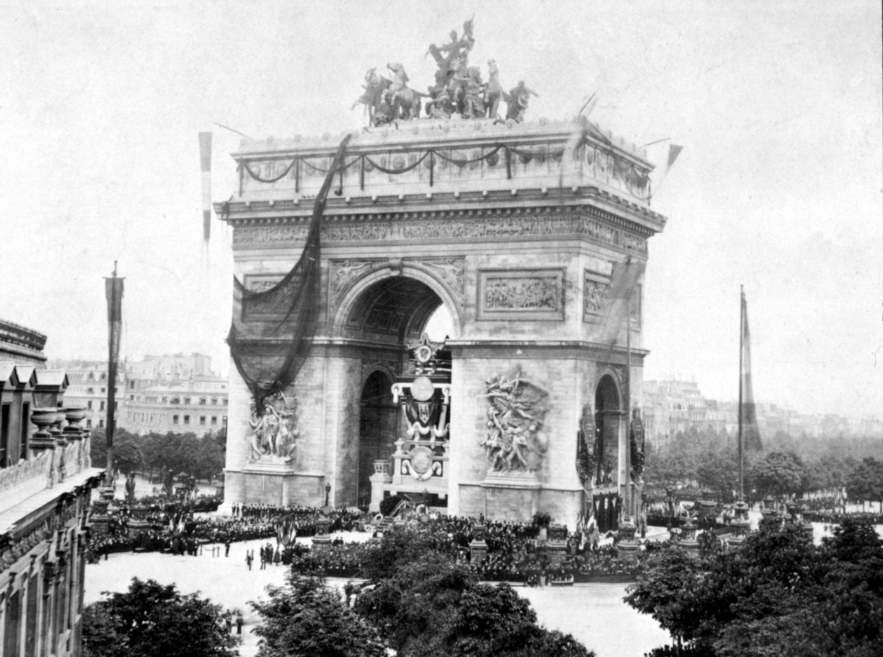 Victor Hugos begravning vid Triumfbågen, Paris, den 1/06/1885 av Unknown photographer