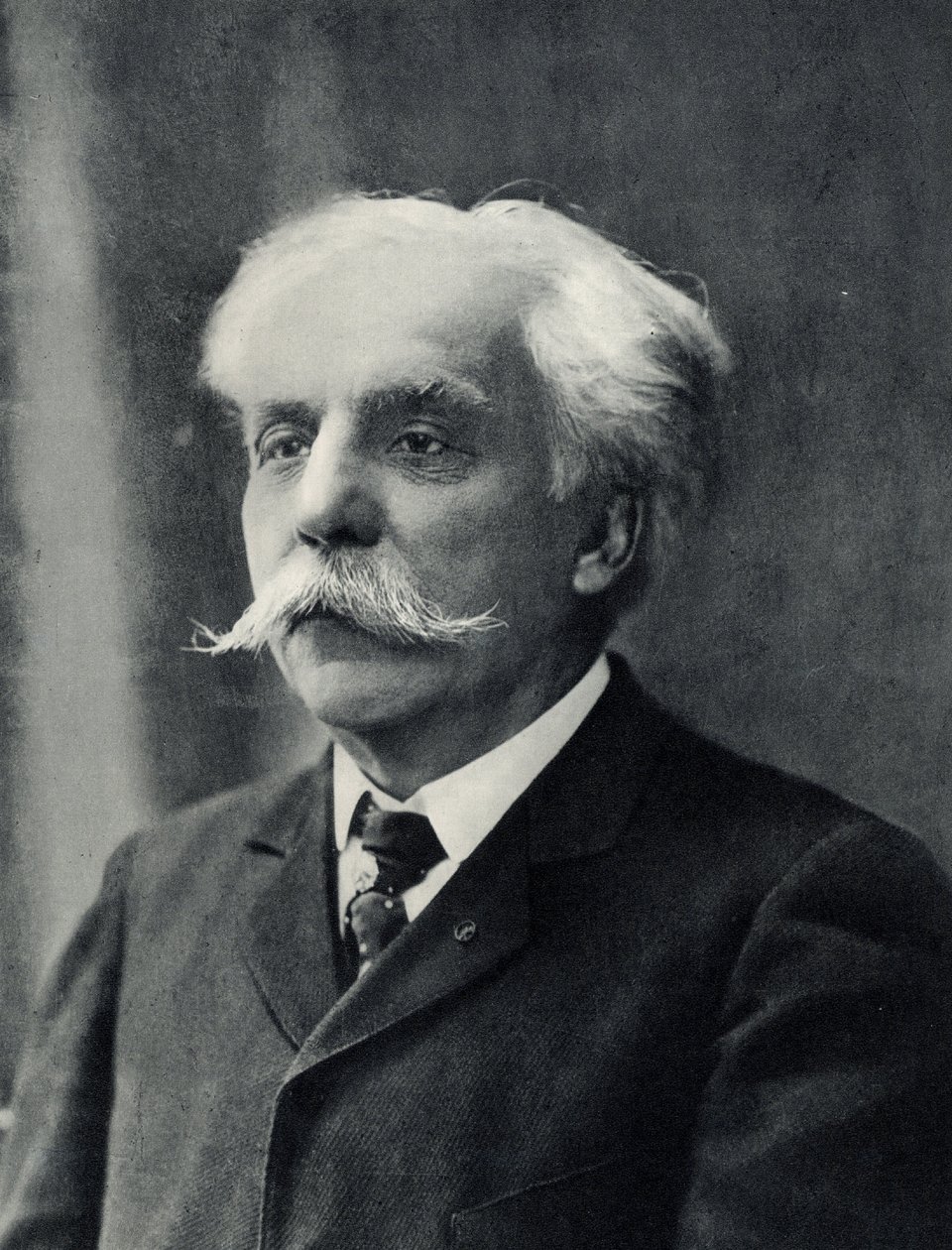 Gabriel (Urbain) Faure (1845-1924). Fransk kompositör. Efter ett fotografi. av Unknown photographer