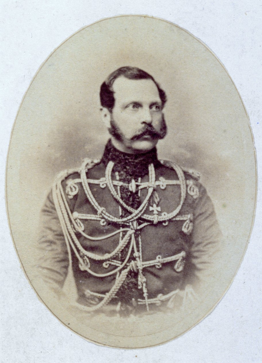 Porträtt i halvfigur av den ryske tsaren Alexander II av Unknown photographer