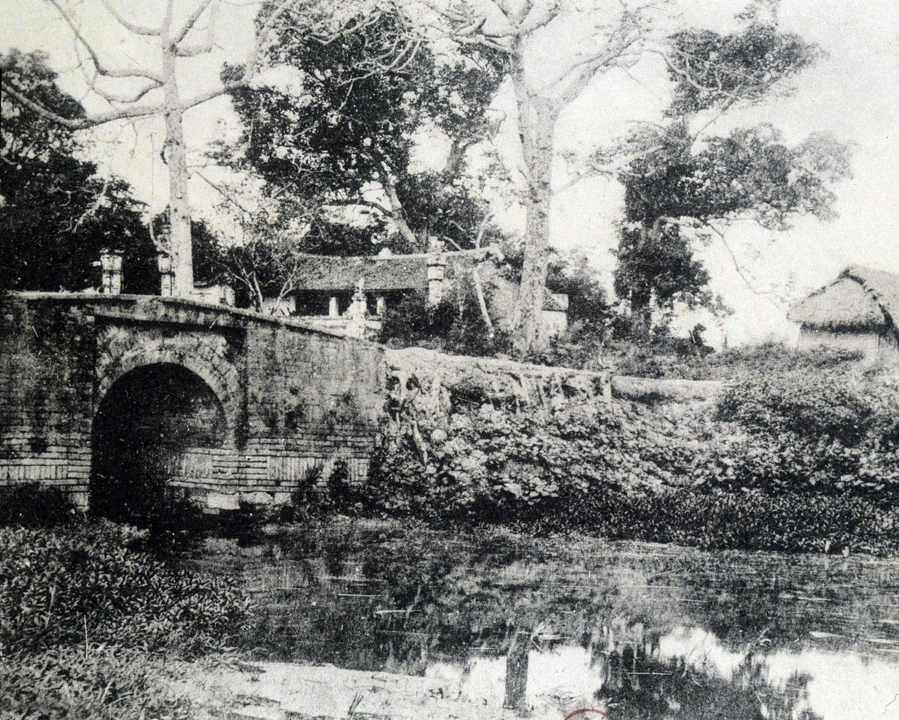 Hanoi, pappersbron 1883. av Unknown photographer
