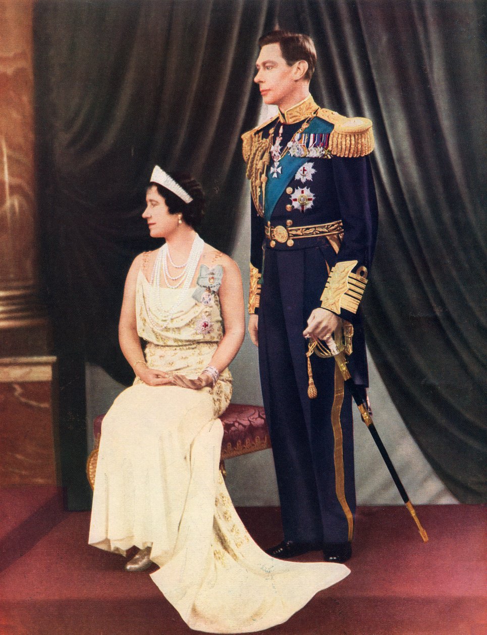 Kung George VI och drottning Elizabeth. George VI, Albert Frederick Arthur George 1895-1952. Kung av Storbritannien och Brittiska samväldets besittningar. Elizabeth Angela Marguerite Bowes-Lyon av Unknown photographer