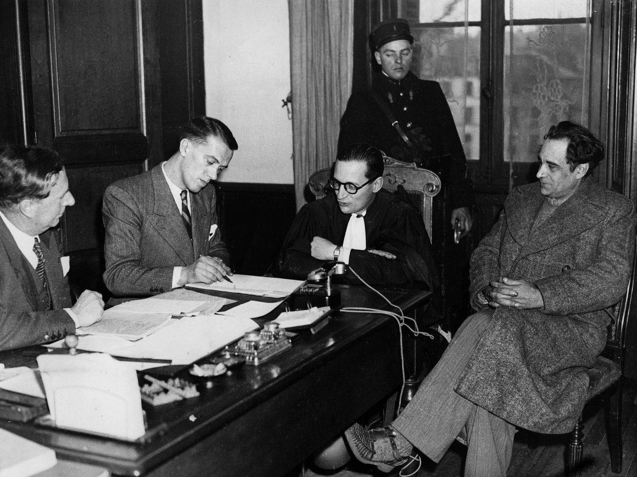 Marcel Petiot med sin advokat Rene Floriot, Petiotaffären, ca 1946 (svartvitt foto) av Unknown photographer