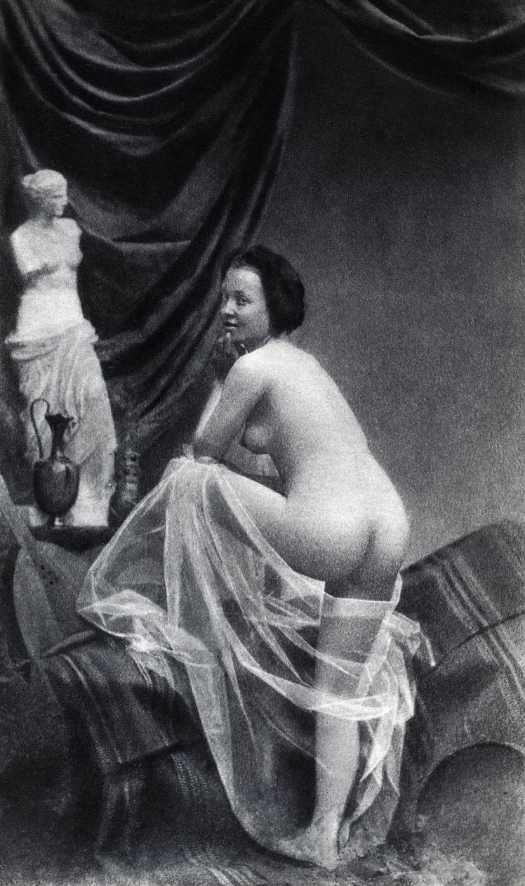 Naken kvinna poserar tillbaka Om 1855 Anonym fotografering av Unknown photographer