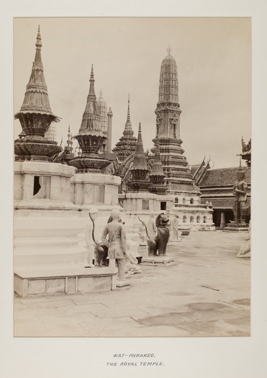 Fotografera i fotoalbum av Unknown photographer