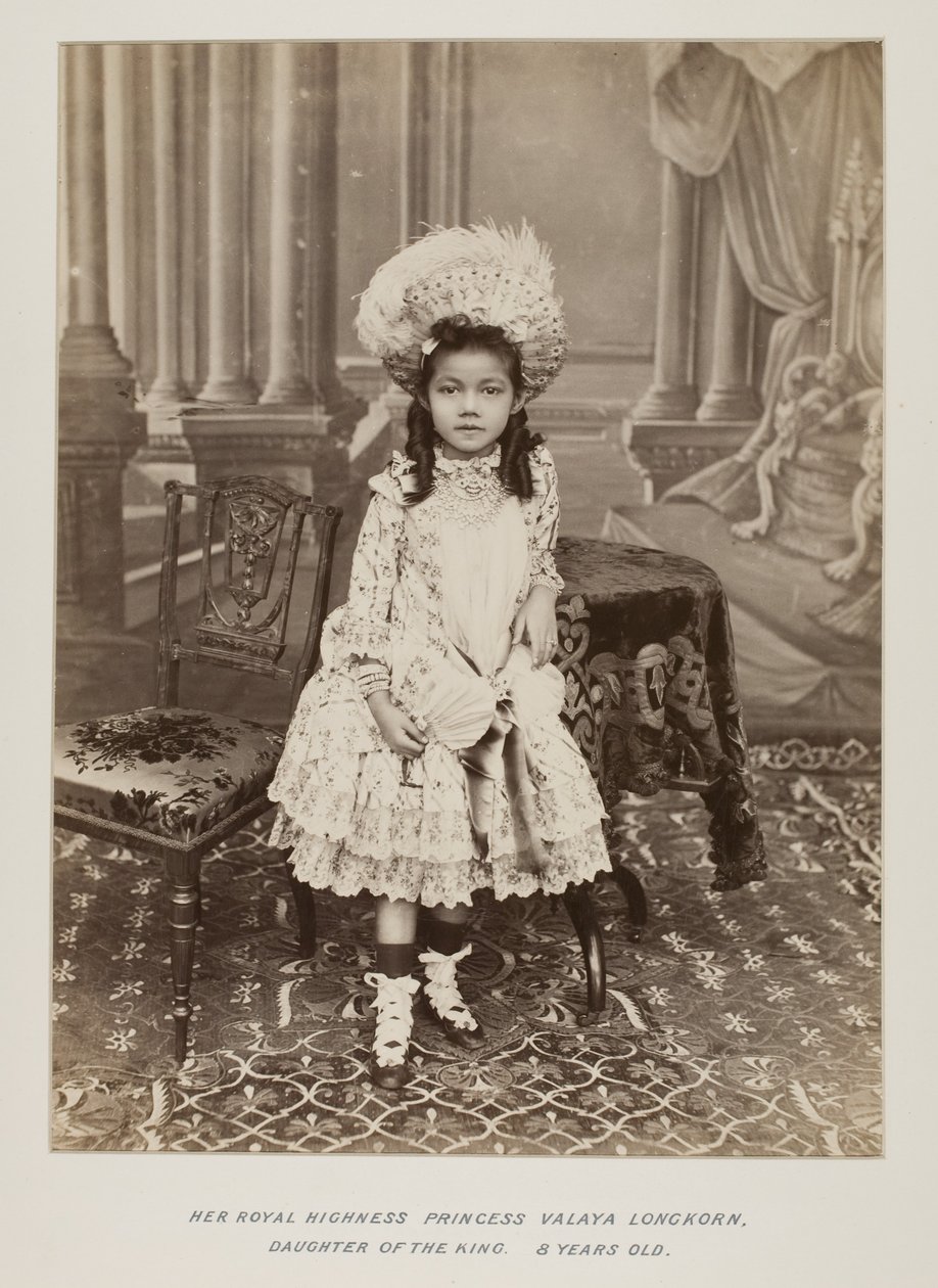 Fotografera i fotoalbum av Unknown photographer