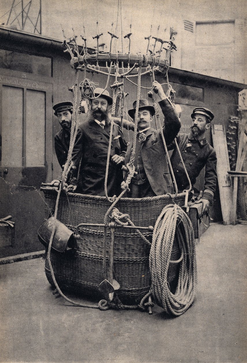 Fotografisk iscensättning med en luftballong. Fotografi, sent 1800-tal, Paris. Coll. Selva. av Unknown photographer