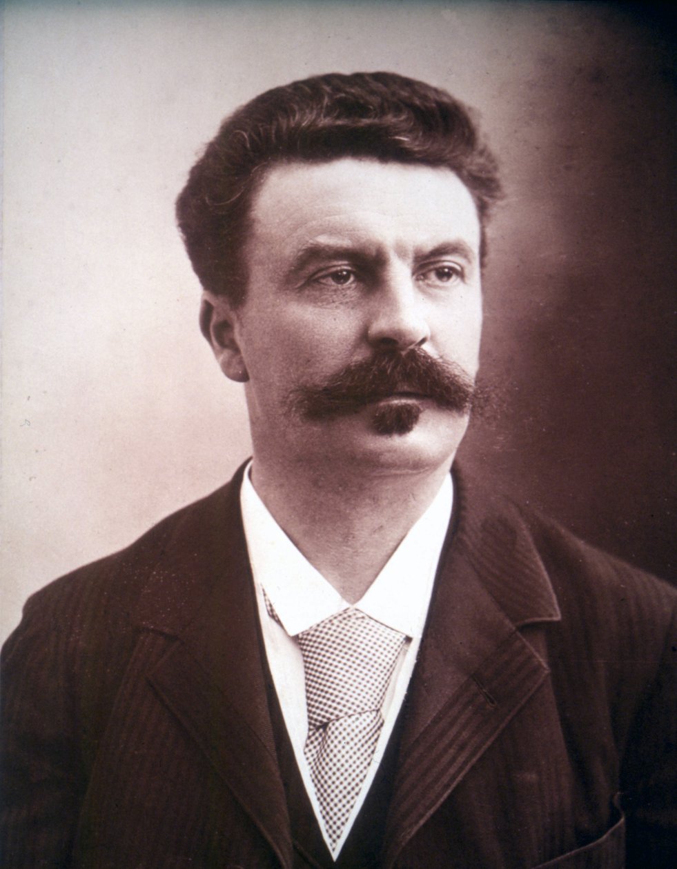 Porträtt av Guy de Maupassant av Unknown photographer