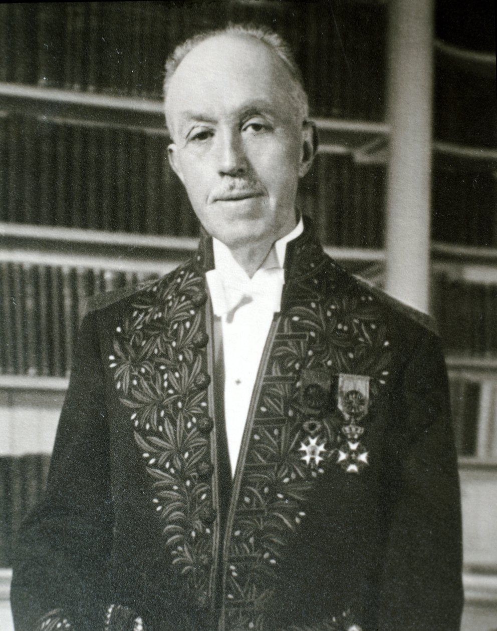 Porträtt av Louis-Victor-Pierre-Raymond De Broglie (foto) av Unknown photographer