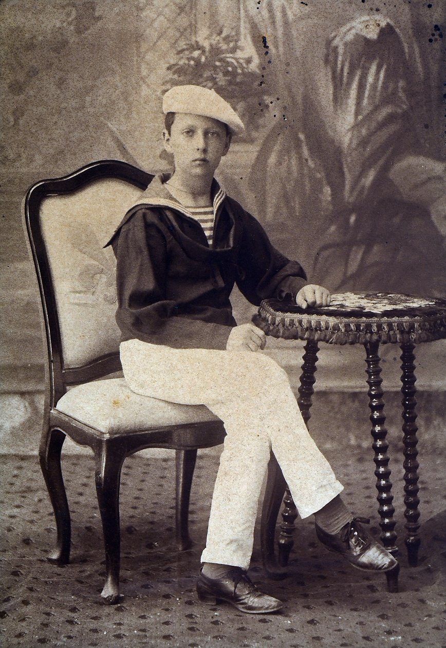 Porträtt av prins Carlos av Bourbons son i sjömansdräkt av Unknown photographer