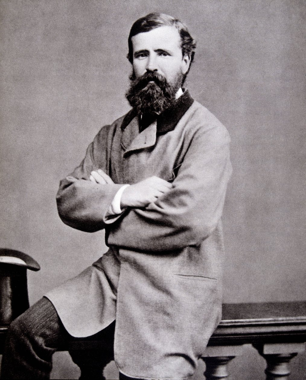 Porträtt av den brittiska upptäcktsresanden Verney Lovett Cameron (1844-1894). av Unknown photographer