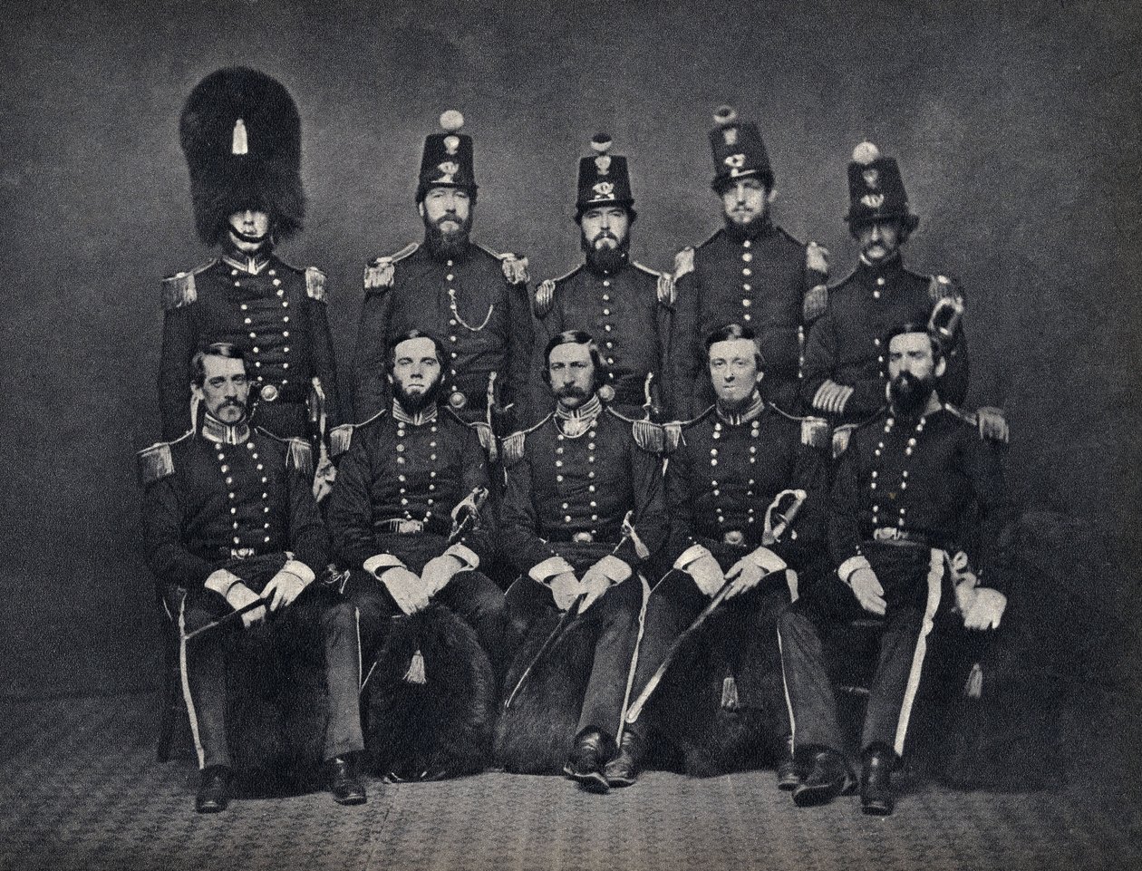 Porträtt av officerarna från det belgiska nationalgardet av Unknown photographer