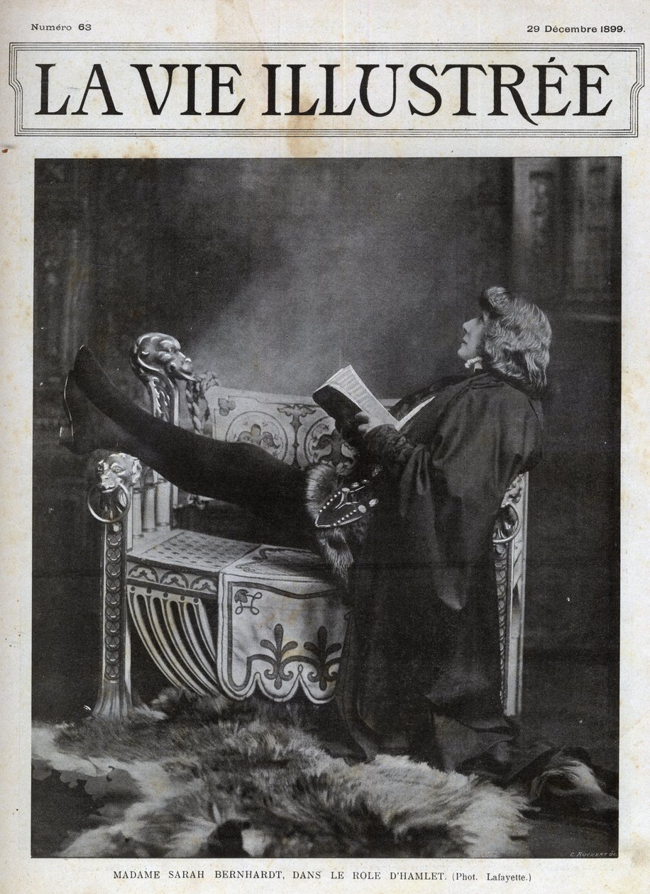 Sarah Bernhardt (1844-1923) i rollen som Hamlet av Shakespeare - omslag till The Illustered Life of 1899 av Unknown photographer