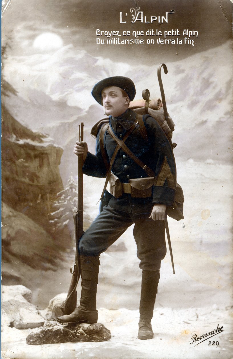 Vykort från första världskriget, alpin jägare. "Tro på vad den lilla alpen säger, militarismen kommer att se slutet." (foto) av Unknown photographer