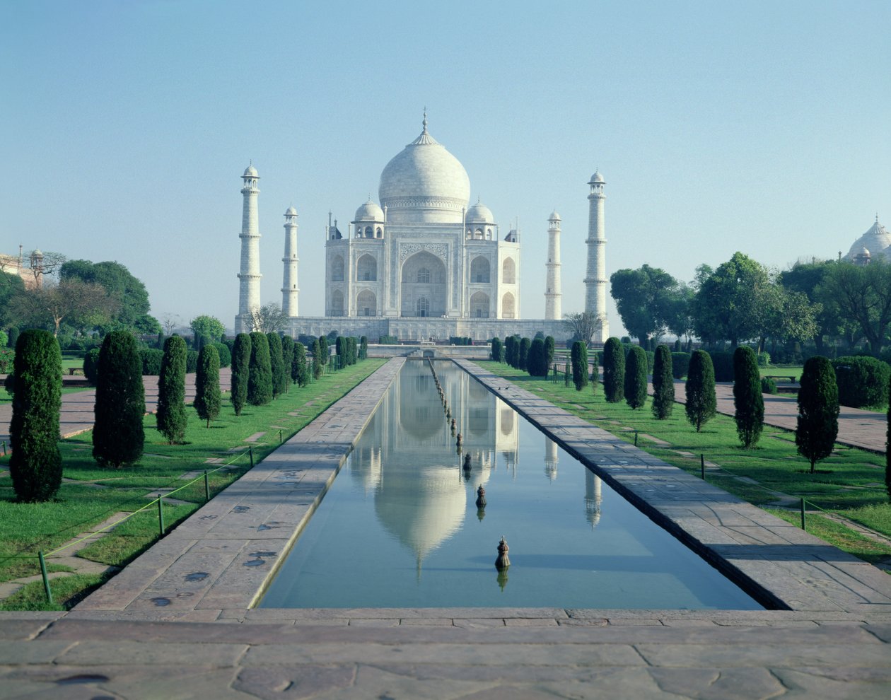 Taj Mahal, byggd 1647 av Ustad Ahmad Lahori