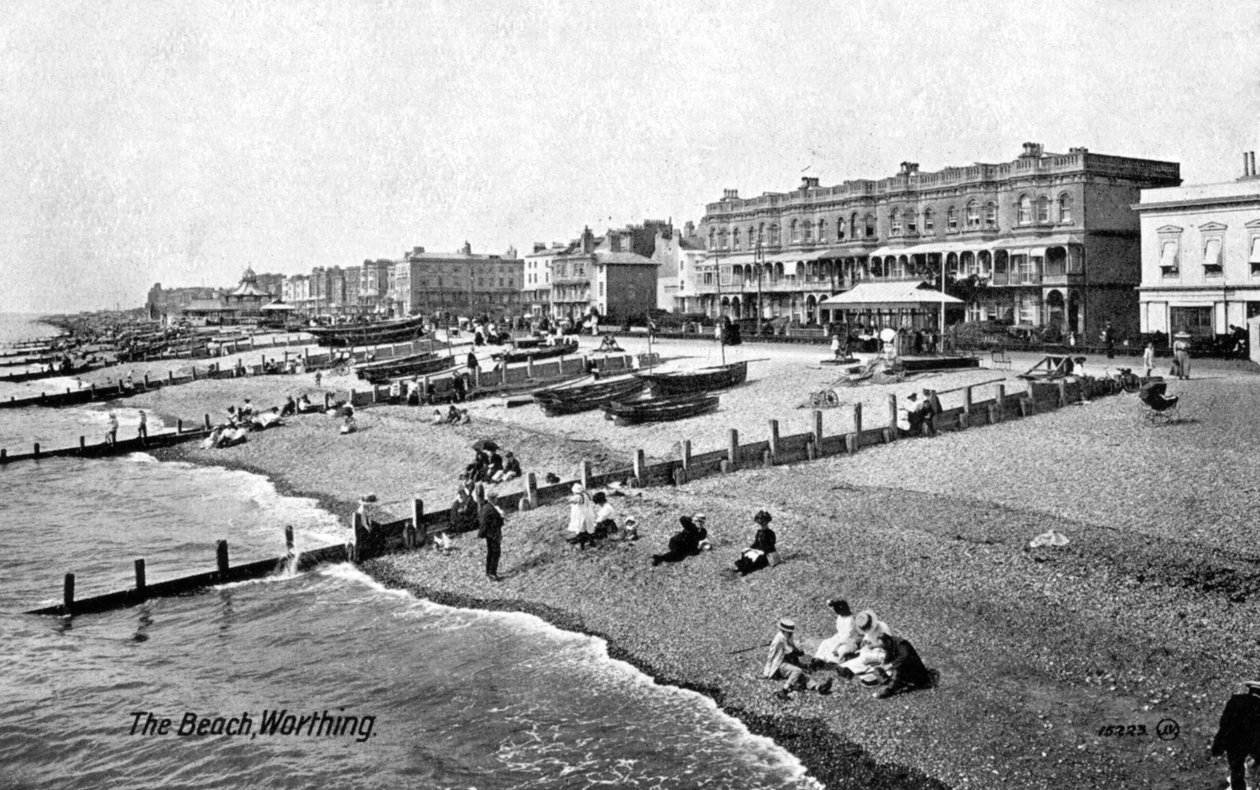 Stranden i Worthing, West Sussex, 1917. av Valentine and Sons Publishing Co