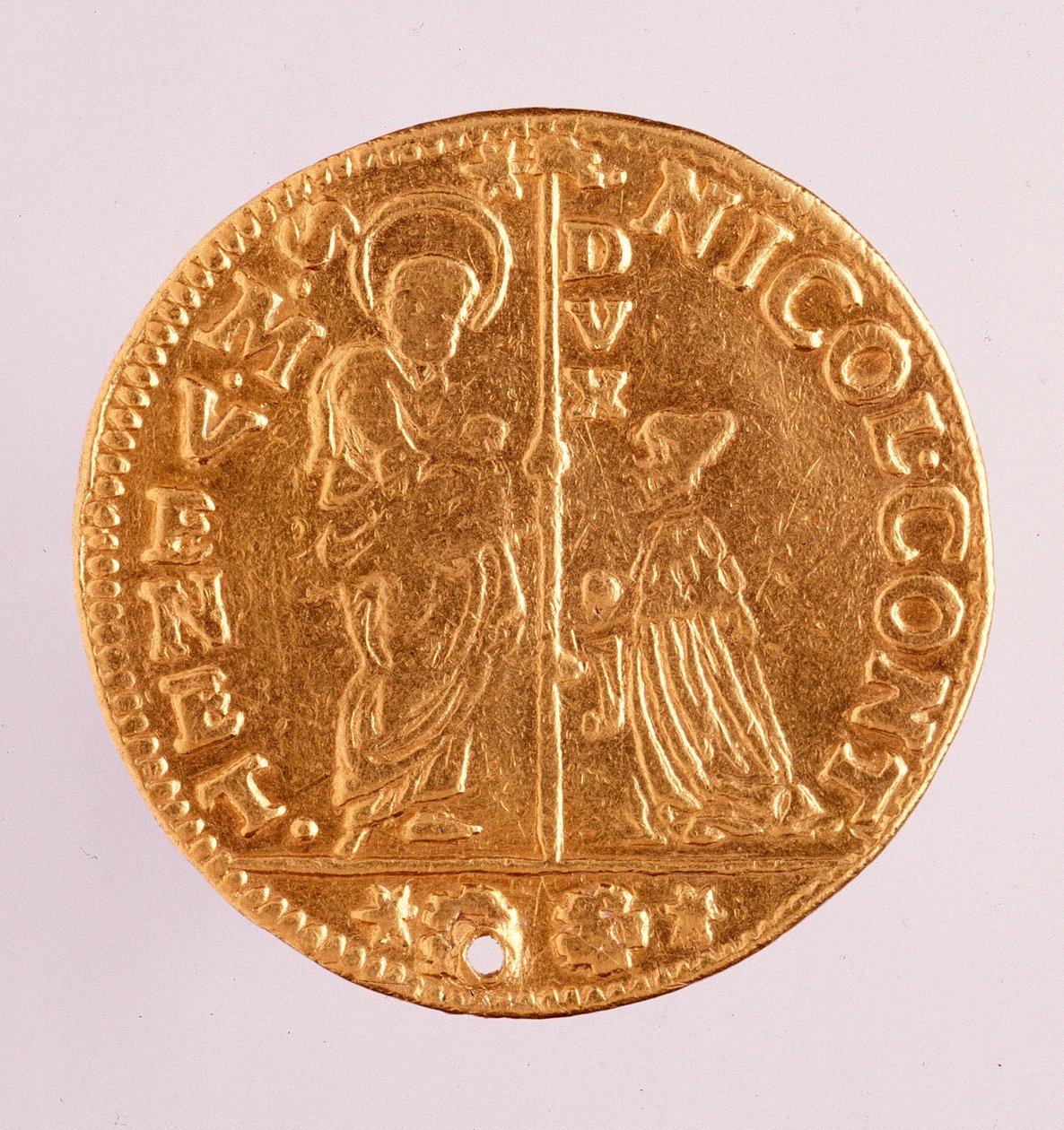 Guldmynt (zecchino eller paljett) från Venedig: dogen Nicolo Contarinis (1630-1631) regeringstid. Diameter 3,4 cm Rom, nationell term museum av Venetian School