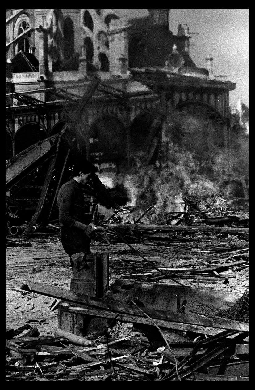 Rivning av den centrala marknaden i Paris, augusti 1971 (s/v foto) av Victor Baltard