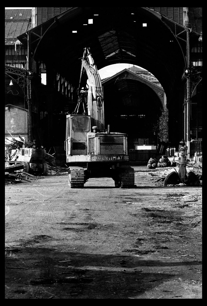 Rivning av den centrala marknaden i Paris, i augusti 1971 (s/v foto) av Victor Baltard