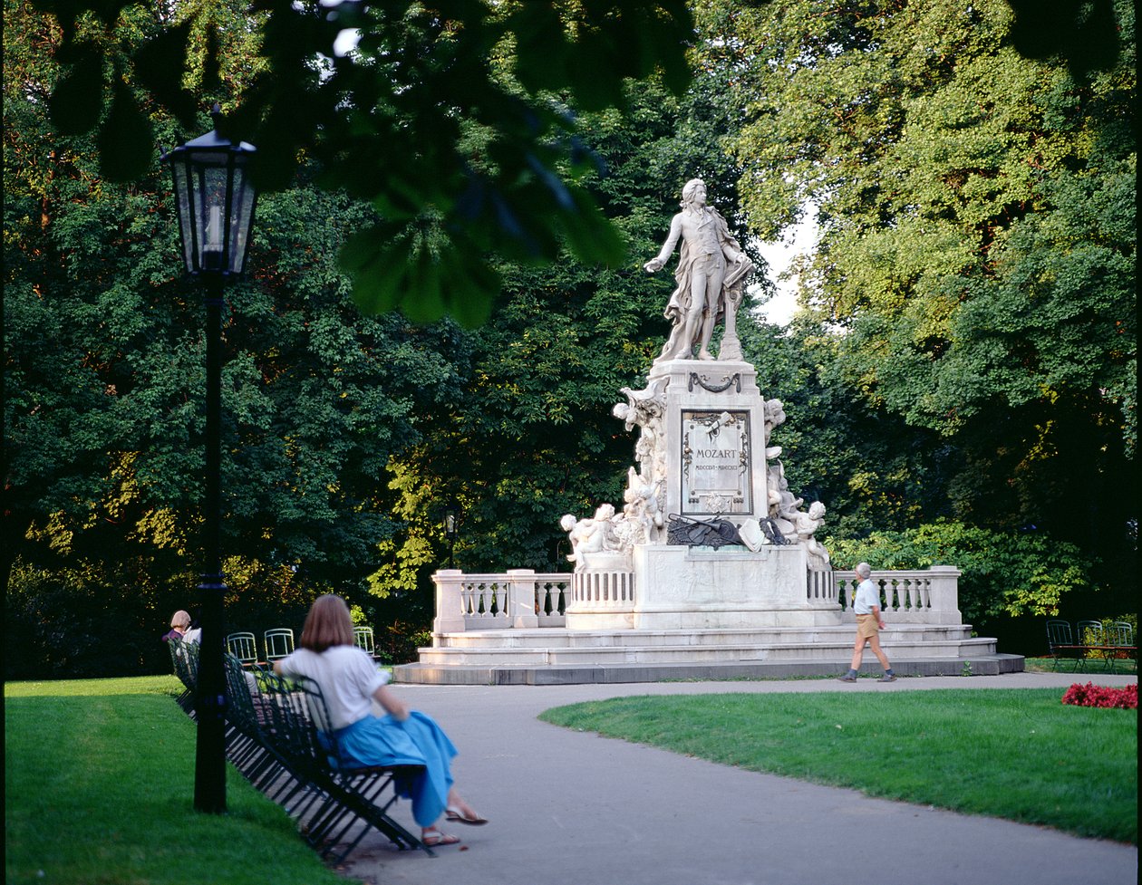 Monument till Mozart, byggt 1896, Burggarten (foto) av Victor Tilgner