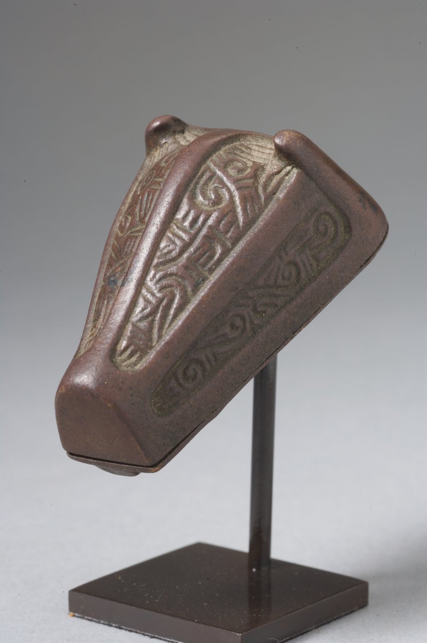 Brosch i form av ett björnhuvud (brons) av Viking