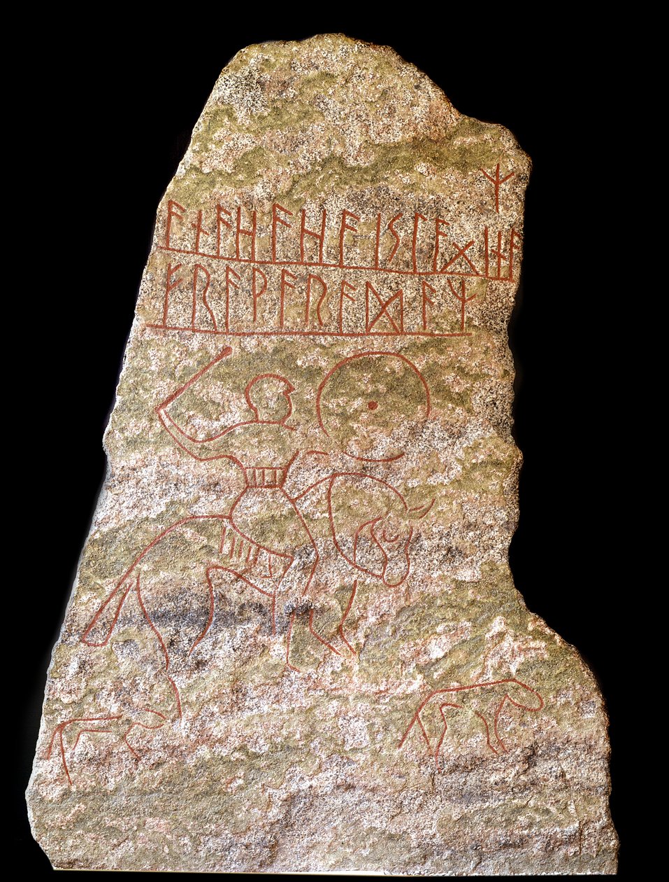 En stele med runinskriptioner som föreställer en vikingaryttare med en hund (sten) av Viking Viking