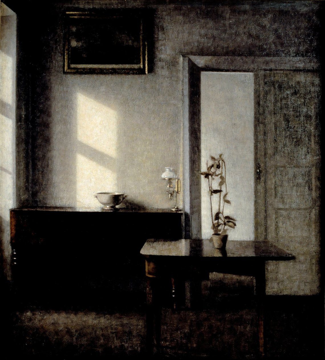 Interior with potted plant on card table, Bredgade 25  av Vilhelm Hammershi