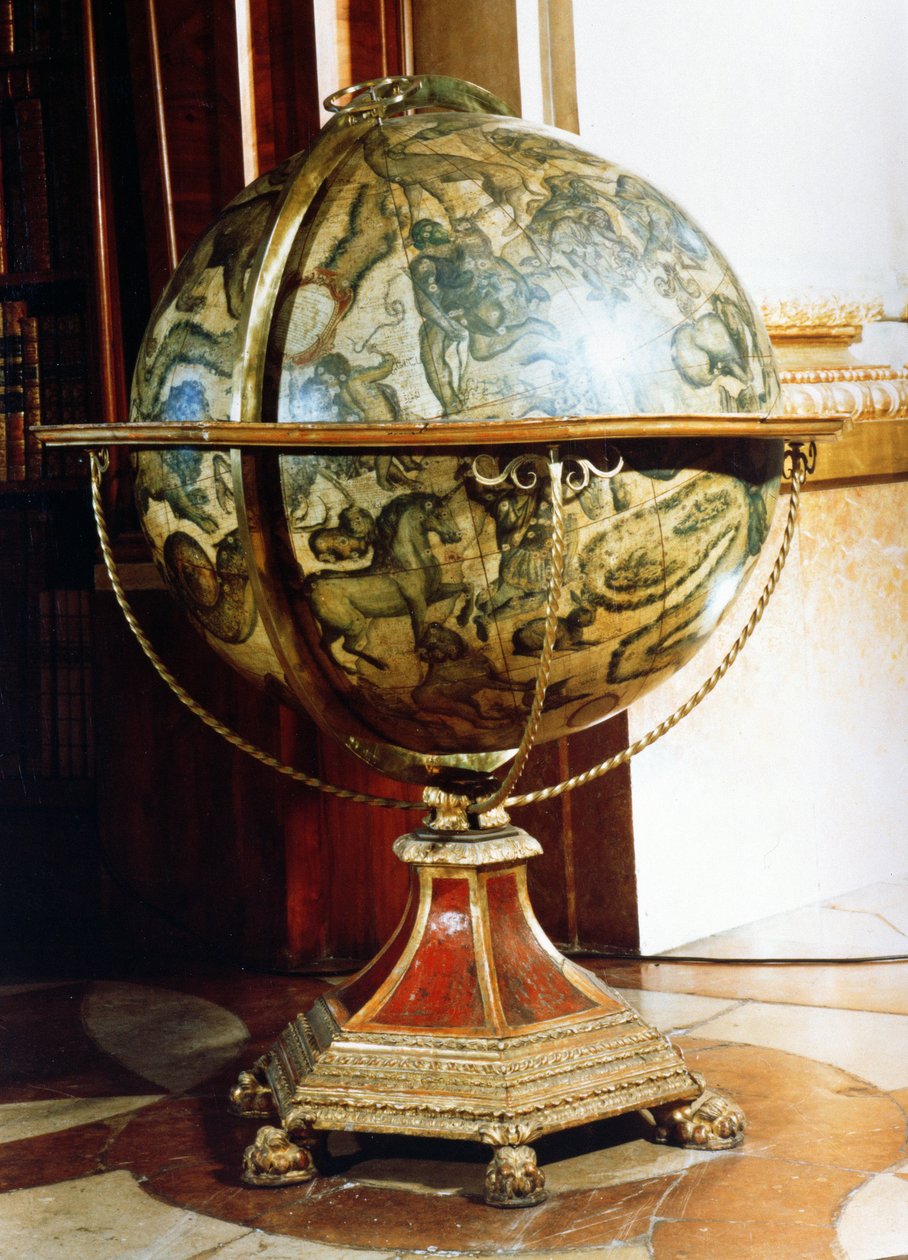 Himmelskt klot, 1688 (pappermaché med trästativ) (par till 90828) av Vincenzo Maria Coronelli