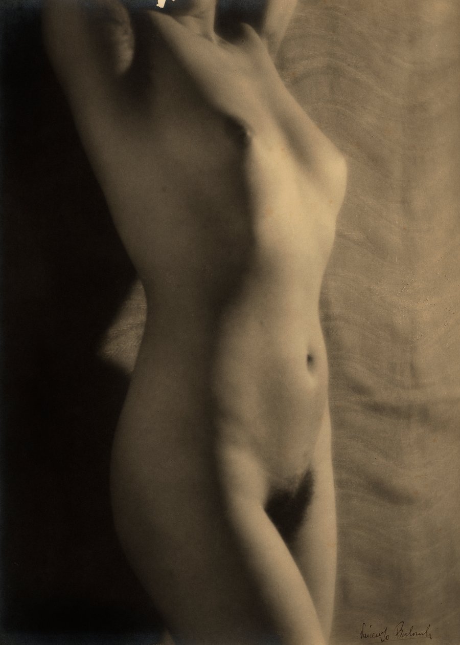 Kvinnlig nakenbild (svartvitt foto) av Vincenzo Balocchi