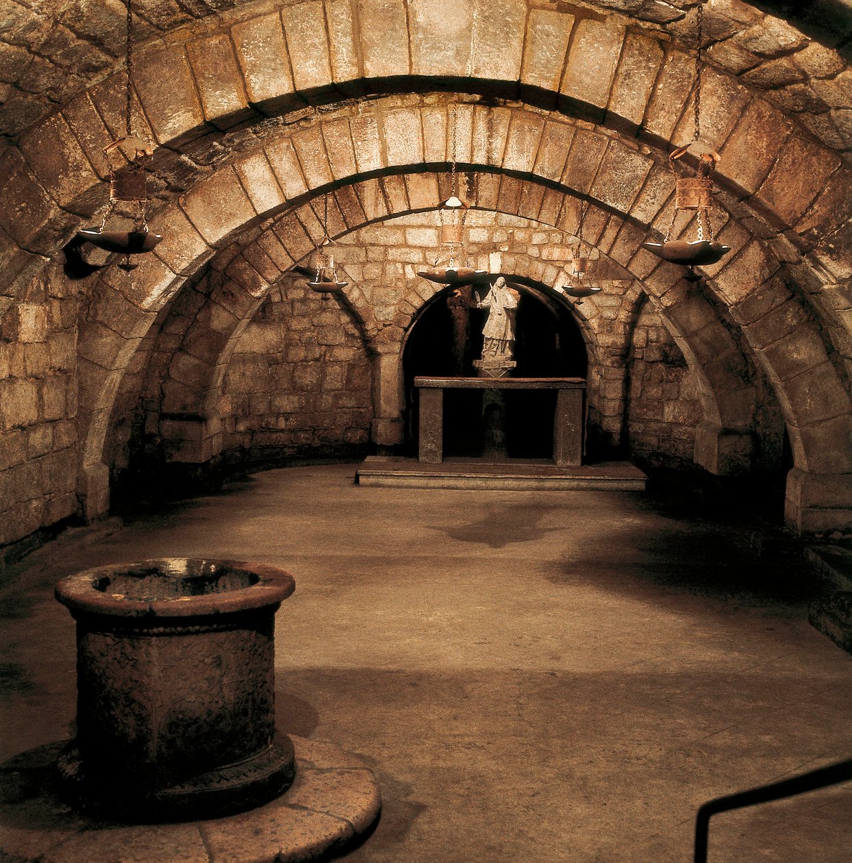 Crypt of Saint Antolin, katedralen i Palencia, Spanien, 700-talet (foto) av Visigothic