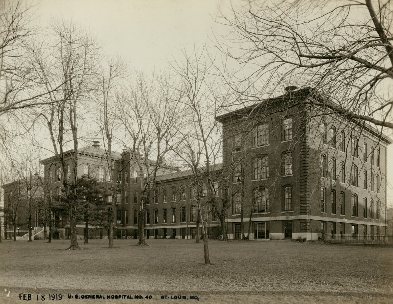 City Infirmary building at the U.S. General Hospital  av W.C. Persons