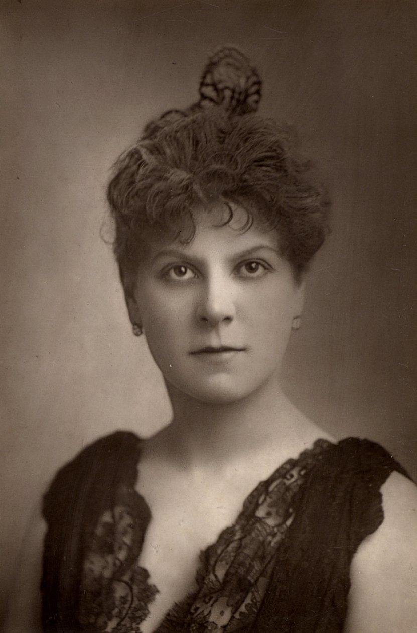 ""Jessie Millward (Mrs John Glendinning) engelsk skådespelerska. Medlem i Henry Irvings teatersällskap. (woodburytype) av W. and D. (after) Downey