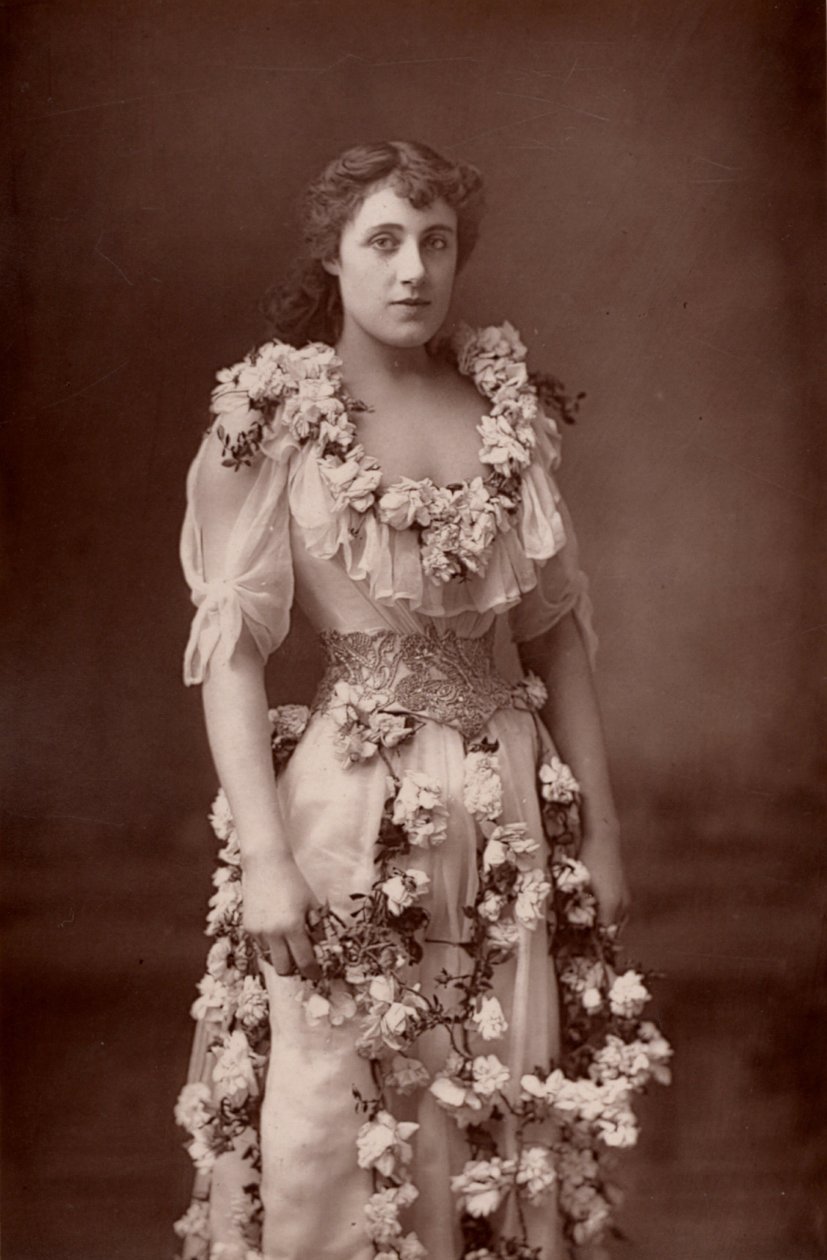 ""Julia Neilson (1868-1957) engelsk skådespelerska.(woodburytype) av W. and D. (after) Downey