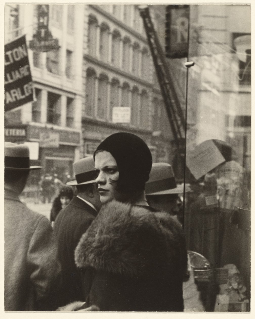 Flicka på Fulton Street, New York av Walker Evans
