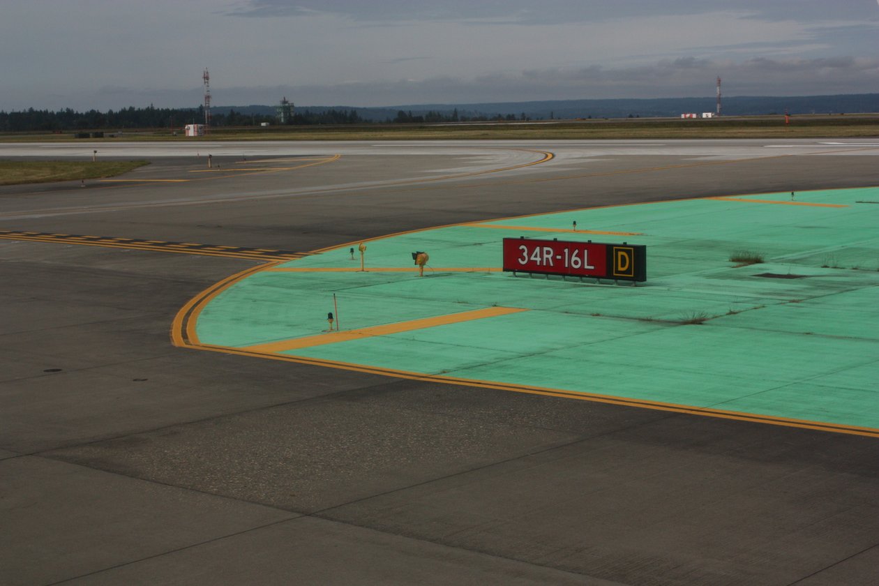  Taxiway with Holding Position Sign av Walter Siegmund